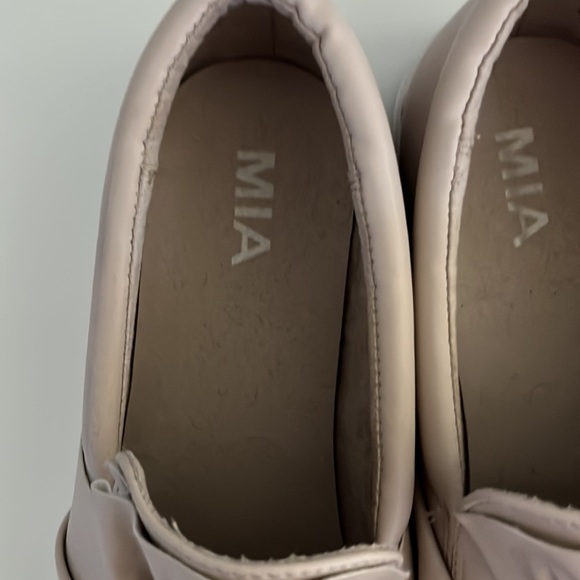 MIA Tie-Style Blush Slip On Sneakers/Loafers - Picture 3 of 8